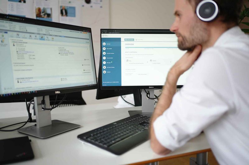 CORE-insurance-solutions-800x533 Employee working within Scalepoints CORE solutions
