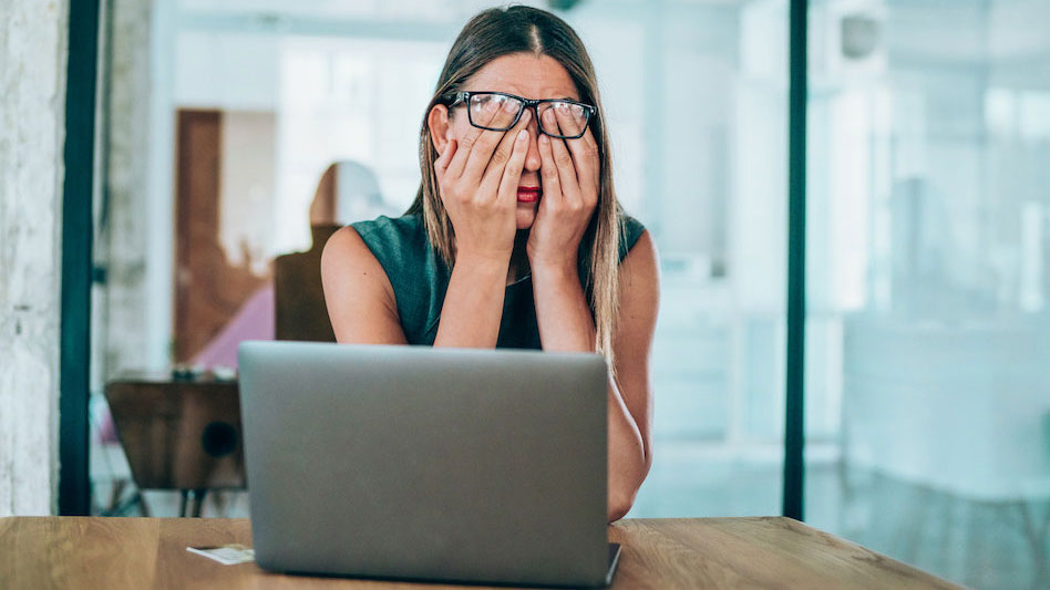news-are-you-tired-of-double-work-when-invoicing_948x533 Woman frustrated about double invoicing and work
