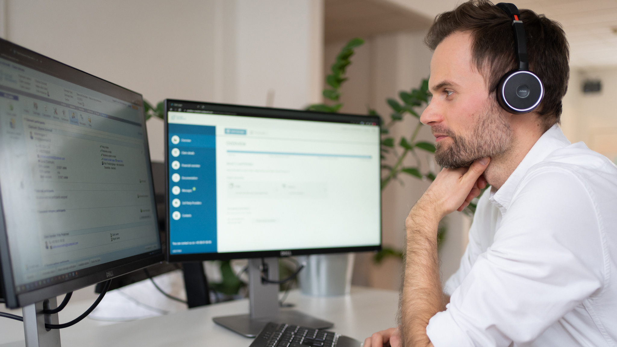 saas-main-hubsolutions-link_343x193 Employee working in HUB Property